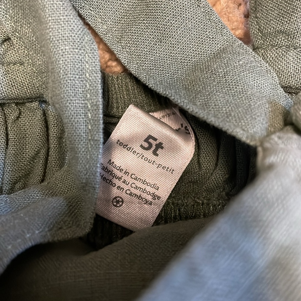 Carters 2pc set tank & shorts - Picture 2 of 7